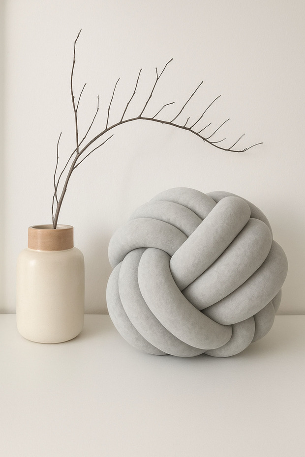 وسادة زخرفية على شكل عقدة - 1