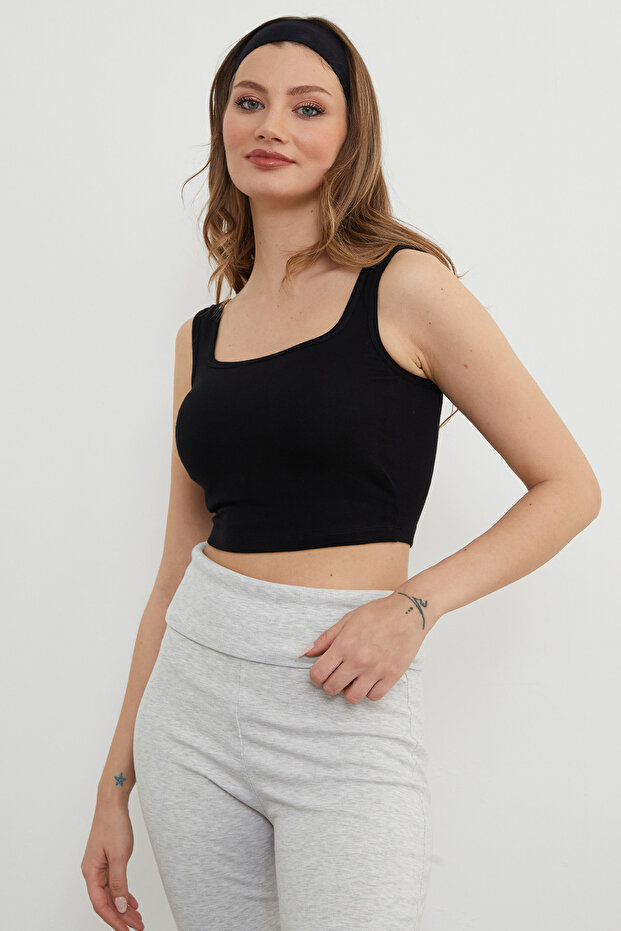 بدلة قصيرة بياقة مربعة أساسية - 6