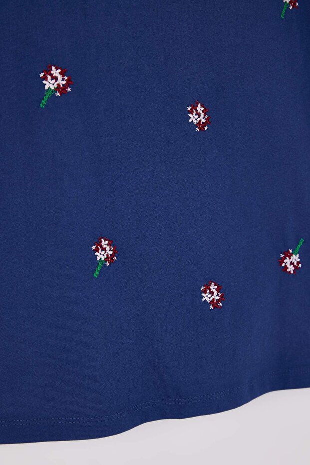 Indigo Relaxed Çiçek Nakış Detaylı %100 Pamuk Örme Büyük Beden T-shirt TBBSS24BF00029 - 7