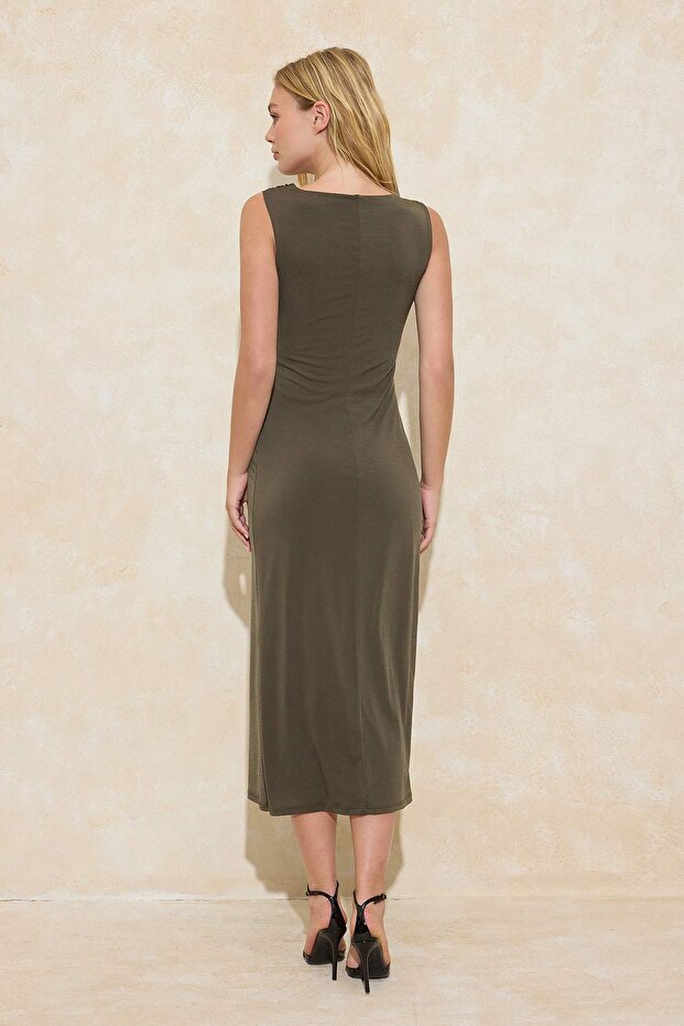 Haki Bodycon Asimetrik Yaka Kolsuz Aksesuar Detaylı Maxi Esnek Örme Elbise TWOSS26EL00026 - 4