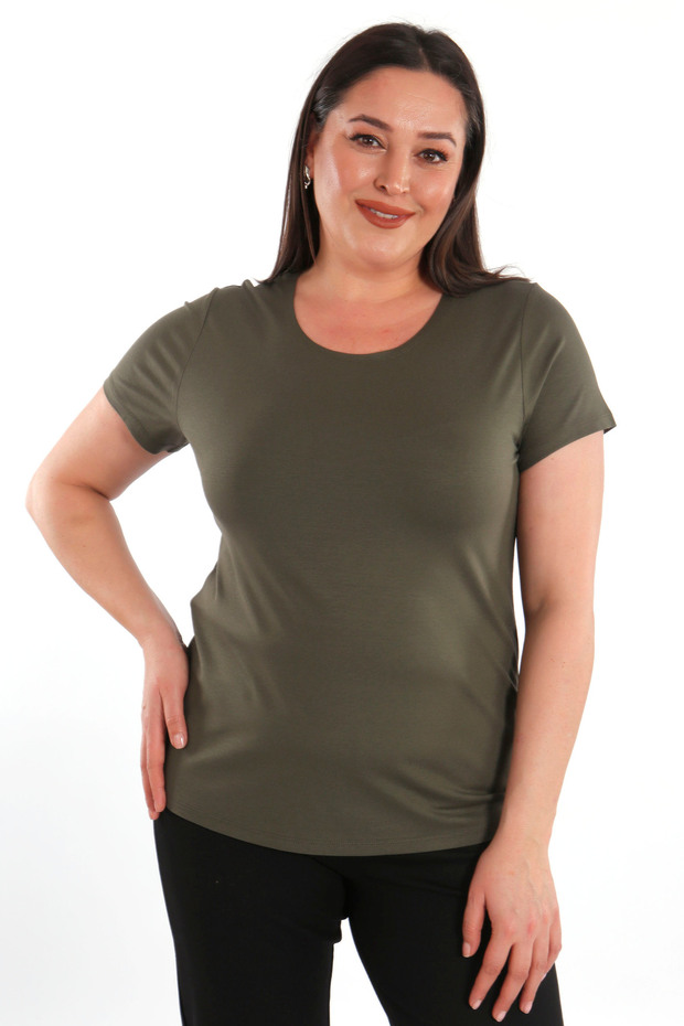 بلوزة ترين42بلس كبيرة الحجم بياقة دائرية أساسية باللون الكاكي - 4