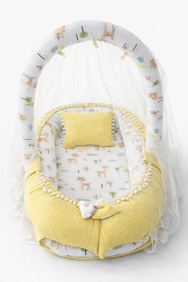 Jaju Baby Sarı Waffle Kumaş Babynest Ceylan Tasarım Ponponlu Oyuncak Aparat - Cibinlik Tüllü Babynest