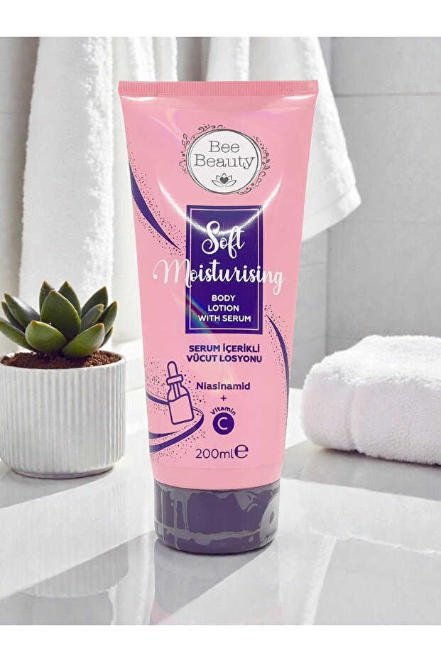 Soft Moistursing Serum-Containing Body Lotion Niacinamide + Vitamin C