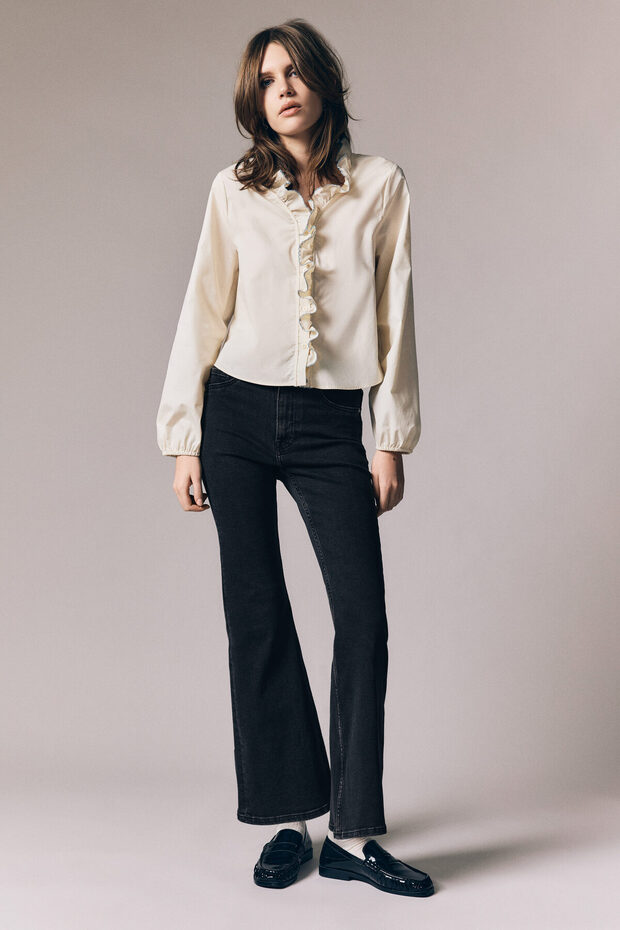 Flared High Jeans - 2