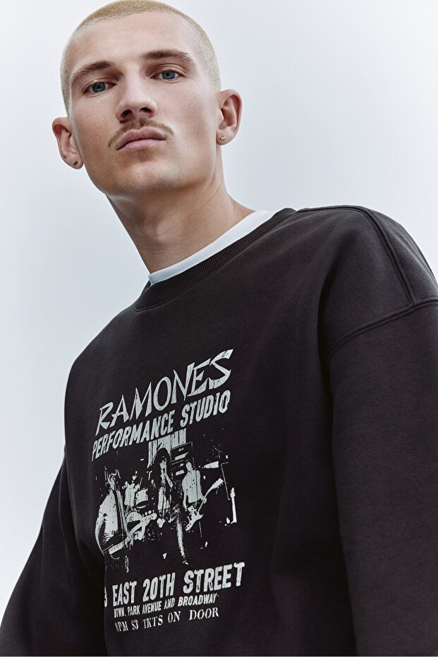 Loose Fit Sweatshirt - 3