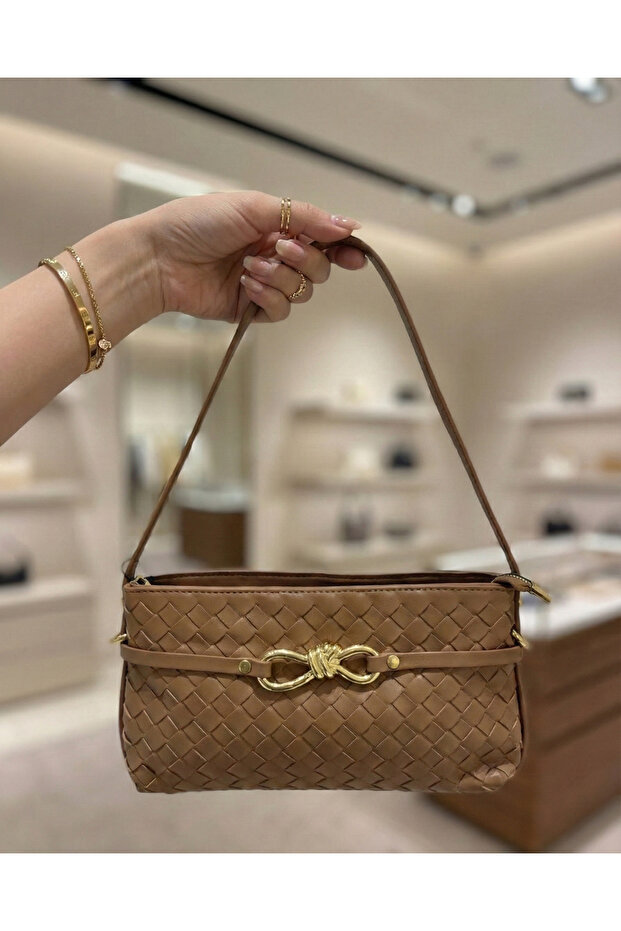 حقيبة كتف نسائية محبوكة من الأمام مقاس صغير