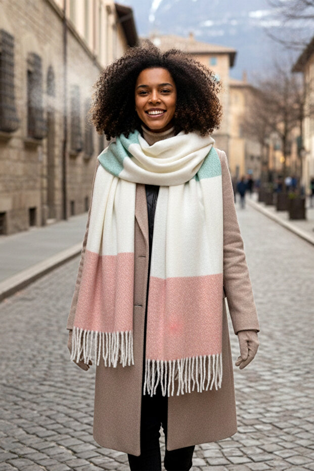 Tasseled boucle scarf shawl 40x210 cm 1290 powder