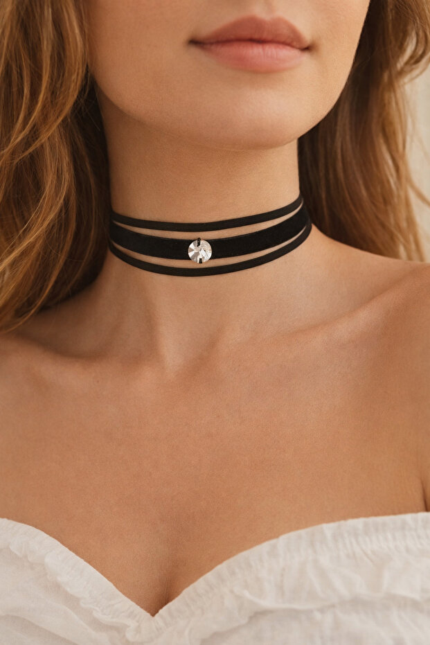 Signature Collection Velvet Centered Leather Detail Choker – Adjustable Chain