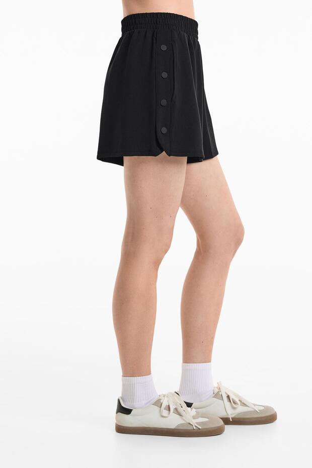 Modal içeren Soft Touch düğmeli bol şort - 6