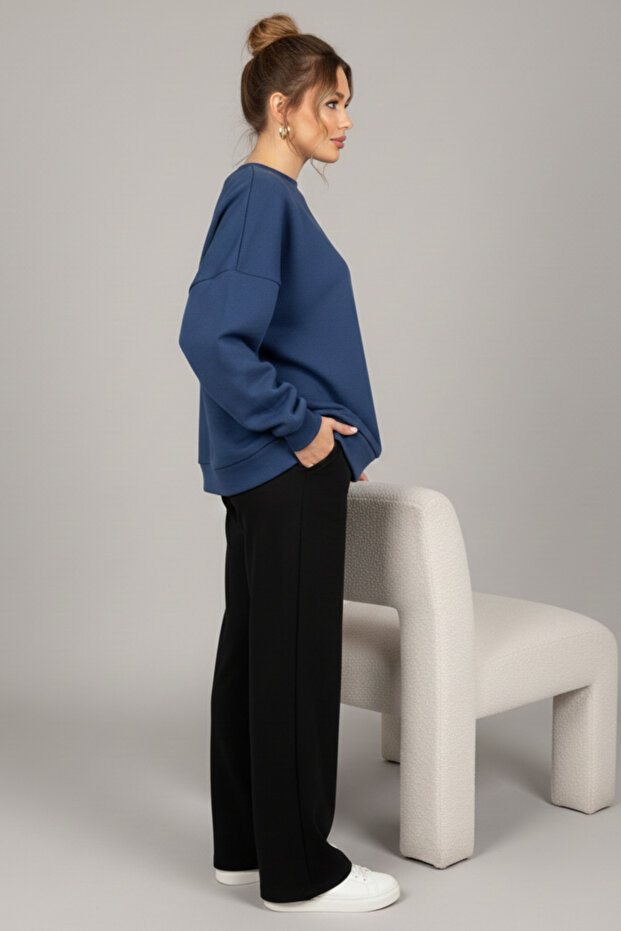 Women's Wide Fit Crew Neck Basic Plain Sweatshirt - 2