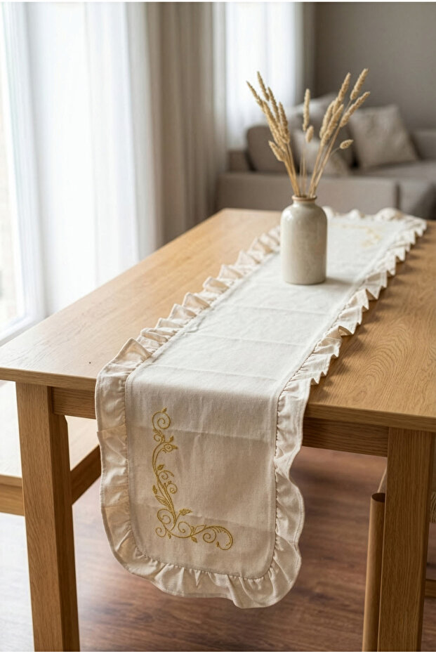 مفرش طاولة مزين بالكشكشة مع تطريز 40×120 سم - غطاء طاولة وكونسول أنيق للزينة