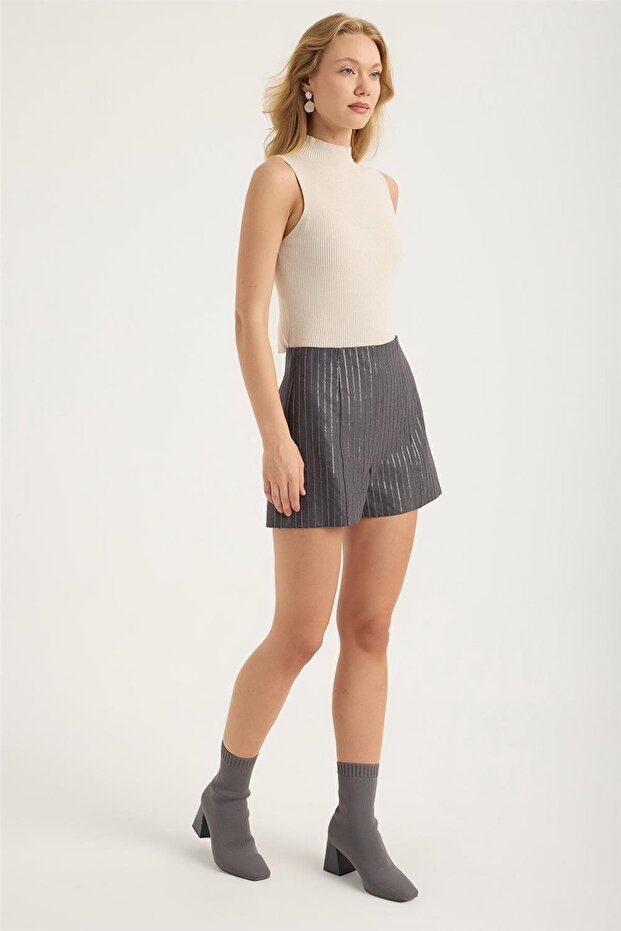 Payetli Yandan Fermuarlı Şort - 4