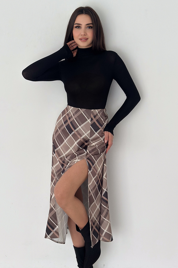 Women's Plaid Long Skirt with Slit Detail – Slit Plaid
