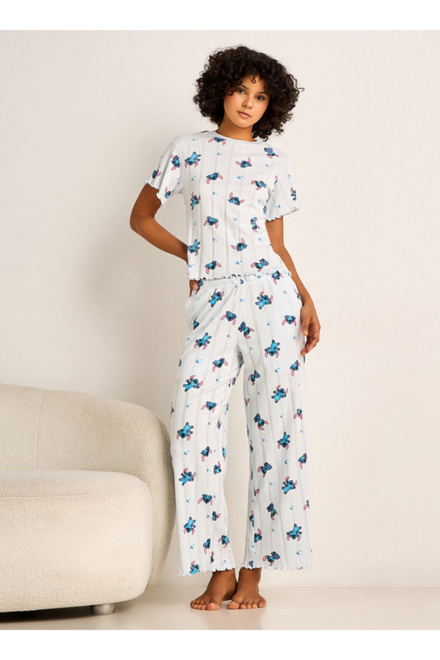 طقم بيجامة مكون من توب وبنطال - 1