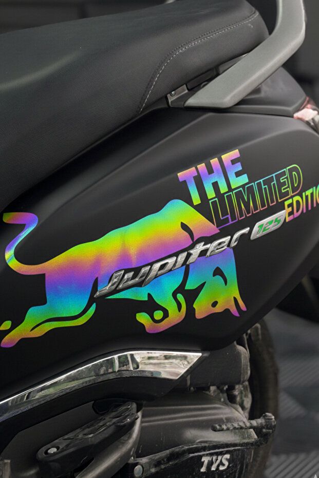 مجموعة ملصقات منقوشة متوافقة مع TVS Jupiter 125 (الجانب الأيسر) (متوافقة فقط مع Jupiter)