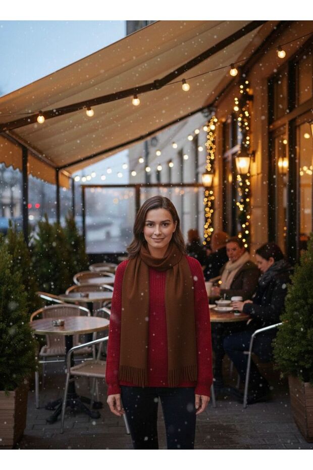 الملابس المحبوكة والوشاح - 1