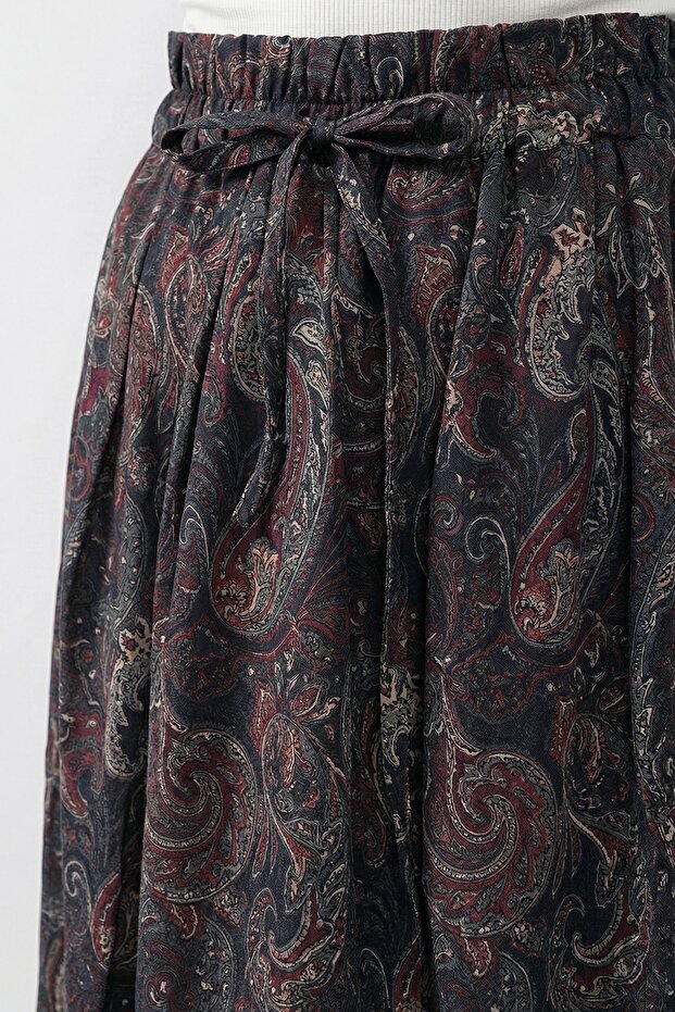 Shawl Pattern Lined Black Skirt - 2