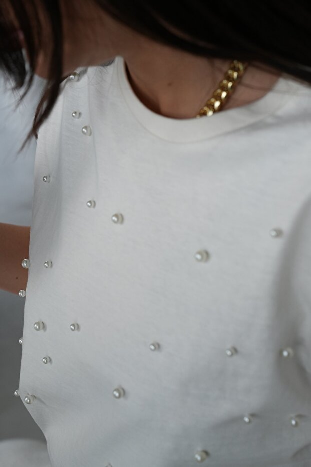 Ön Kısmı İncili Basic Tişört - 4