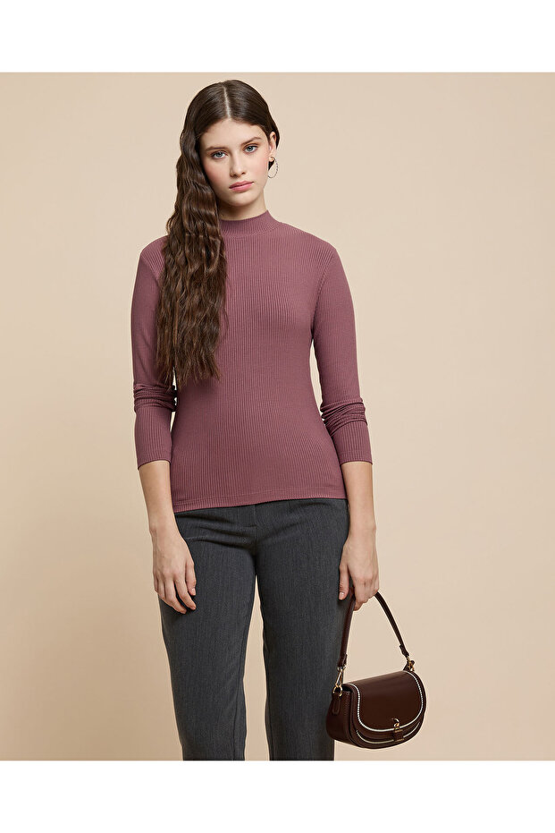 بلوزة سادة بياقة دائرية وأكمام طويلة - 4