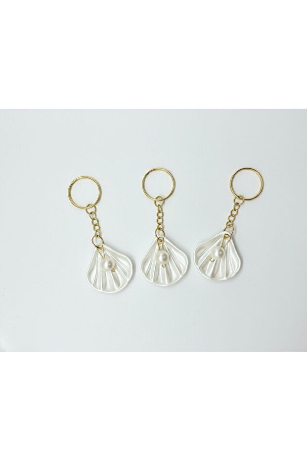 20 Pieces of Oyster Shell Keychains with Pearl Detail 35X35 mm