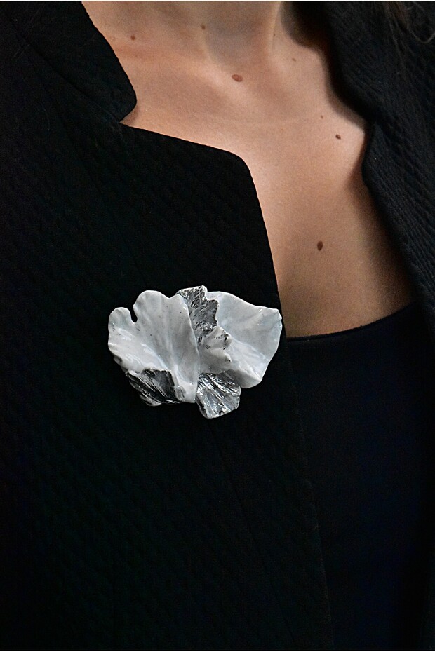 Broșă Iris lucrata manual - 1