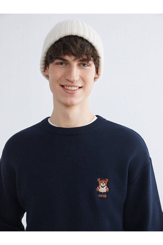 Crew Neck Bear Teddy Embroidered Men's Knit Sweater