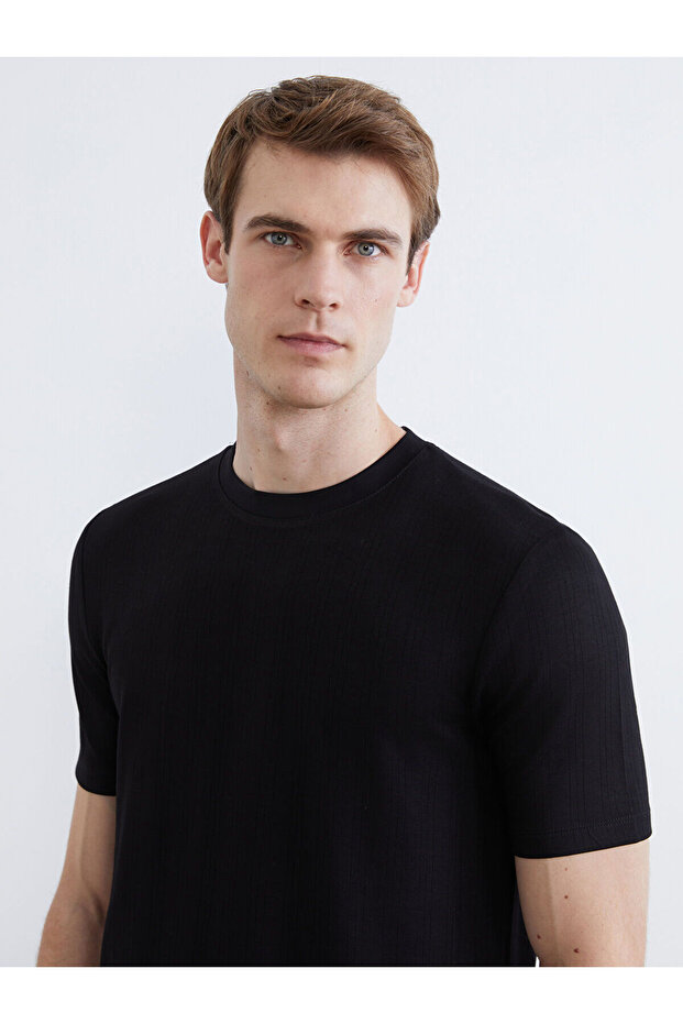 Black crew neck men's t-shirt from plus-store