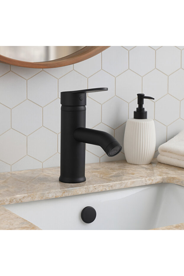 Elegant Matte Black Sink Faucet – Modern Single Handle, Matte Finish, Water-Saving