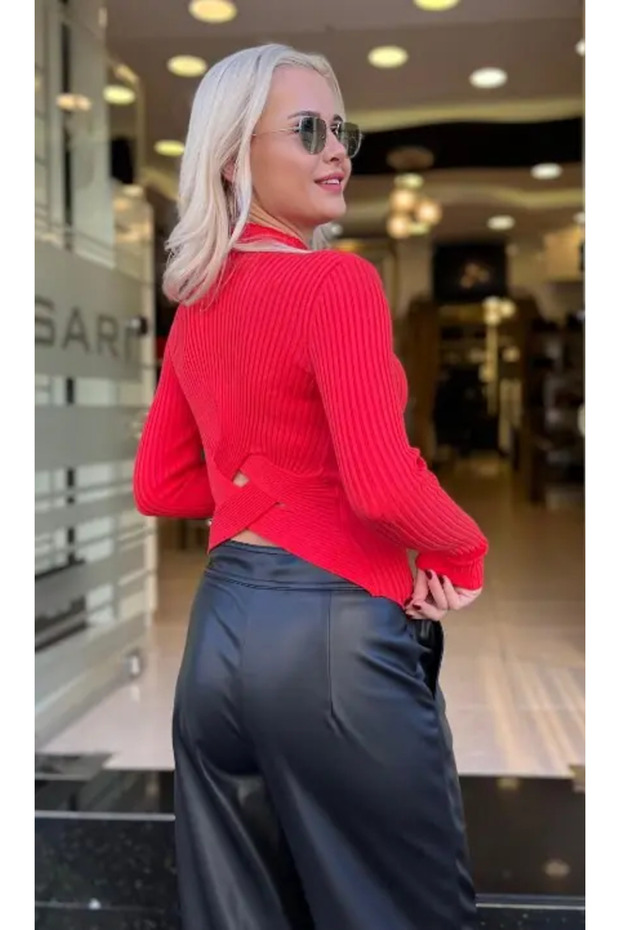 ÇAPRAZ BANT DETAYLI TRİKO - 1