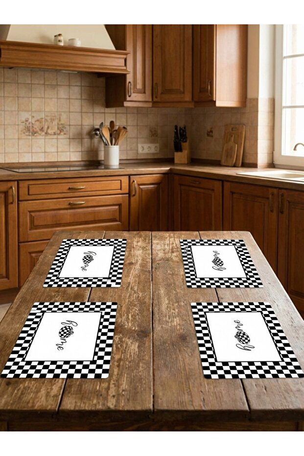 طقم مفرش طاولة منقوش للمنزل و4 قطع مفارش مربعة - 2