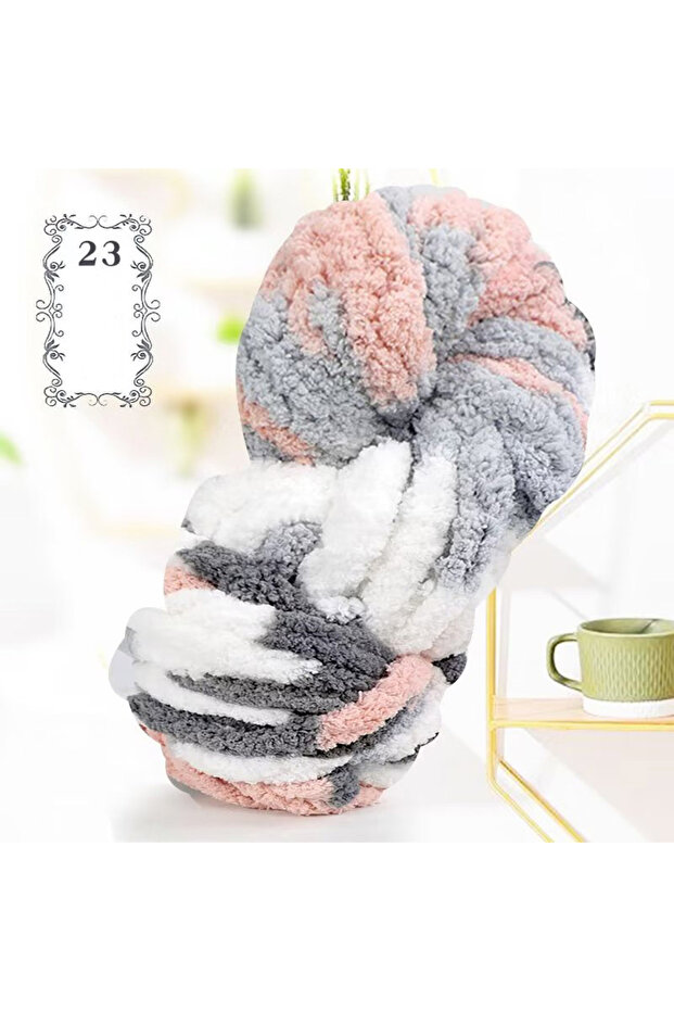 23 Cats 500g of Thick Chenille Yarn for Blankets, Ultra-Soft, Thick, Fluffy, Giant Chenille-Style Po