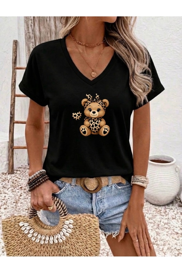 Women's Oversize V-Neck T-Shirt with Heart Bear Print