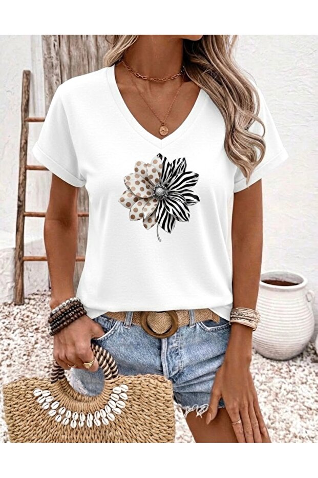 Zebra Pattern Flower Printed Women's Oversize V-Neck T-Shirt