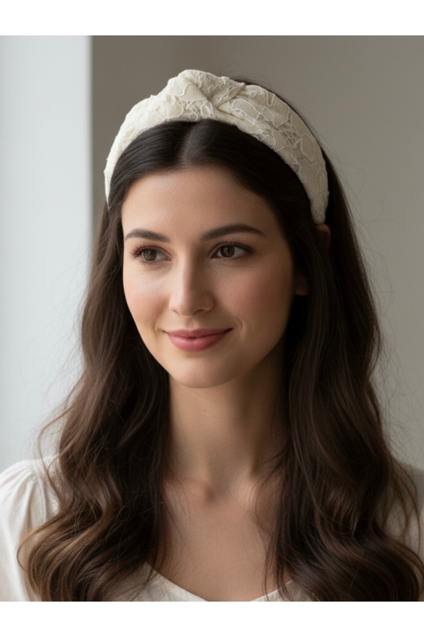 Ekru Dantel Tasarım Taç - 2