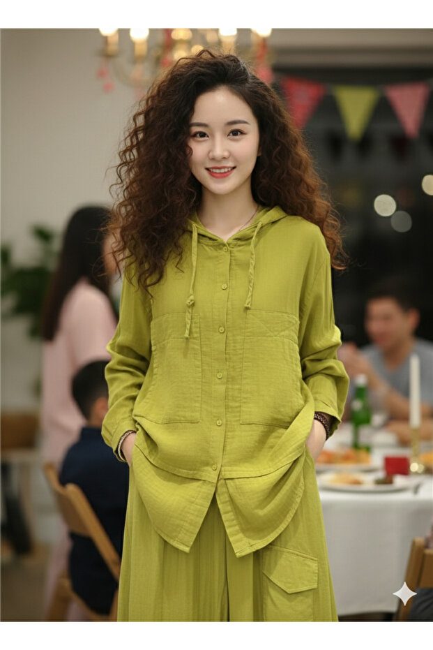 Versatile, slimming hooded cotton cardigan.