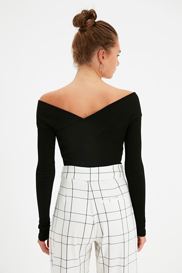 Siyah Carmen Yaka Fitilli Alttan Çıtçıtlı Esnek Örme Body TWOAW21BD0053 - 5