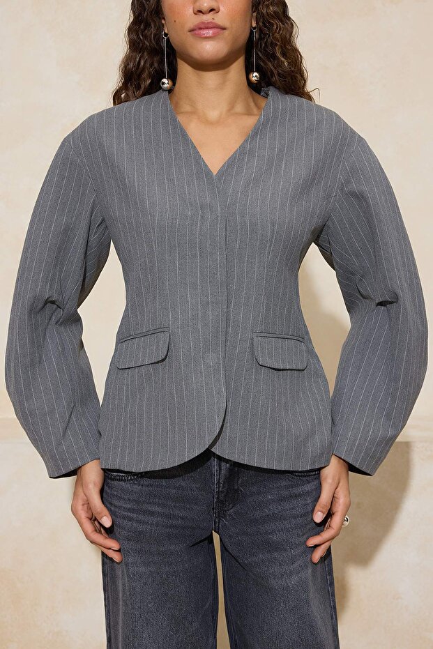 Gri Çizgili Kol Detaylı Fitted/Vücuda Oturan Astarlı Vatkalı Dokuma Blazer Ceket TWOSS26BC00025 - 4