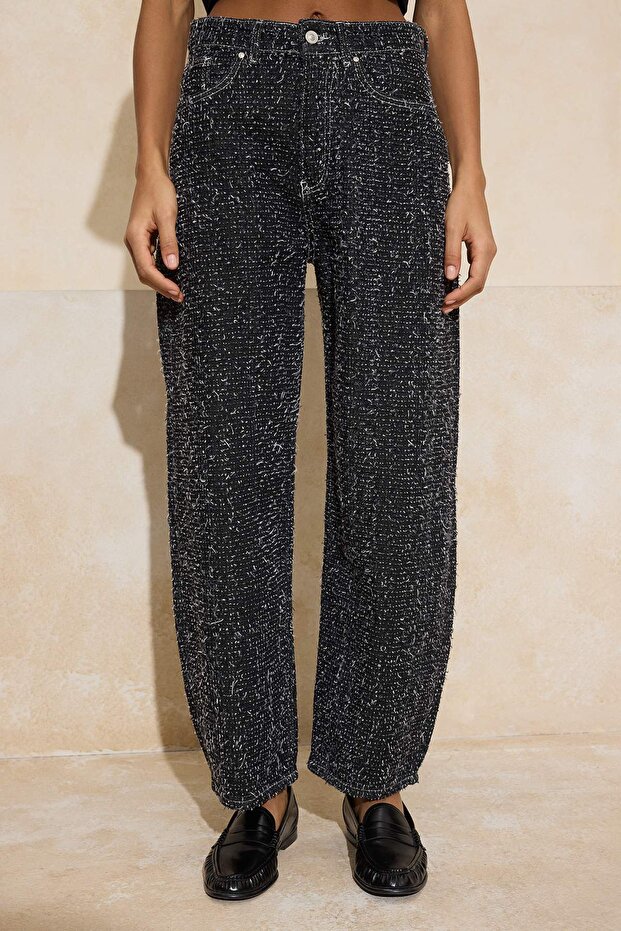 Siyah Dokulu Kumaş Yüksek Bel %100 Pamuk Barrel Jeans TWOSS26JE00057 - 3