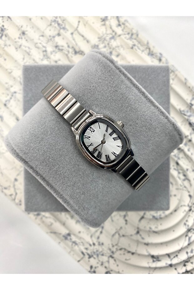 ساعة يد نسائية فضية أساسية جريئة مع داخل أبيض - 3