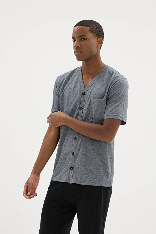 طقم بيجامة رجالي بياقة على شكل V وأزرار طويلة - ملابس خارجية - 3