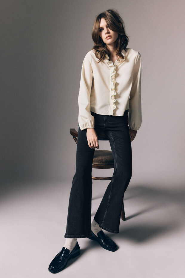 Flared High Jeans - 1