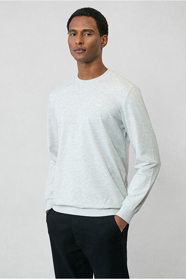 Bisiklet Yaka Regular Fit Nakışlı Basic Sweatshirt - 2