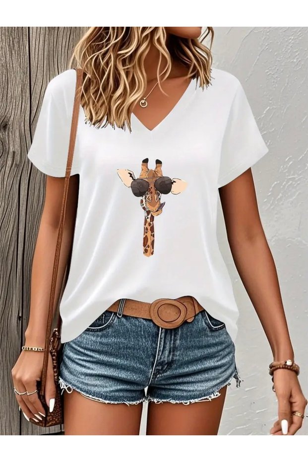 Glasses Giraffe Printed Women's Oversize V-Neck T-Shirt