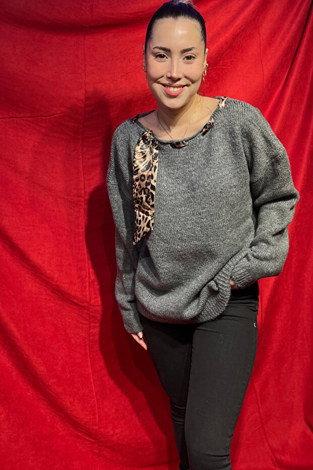 Fular Detaylı Kazak - 1