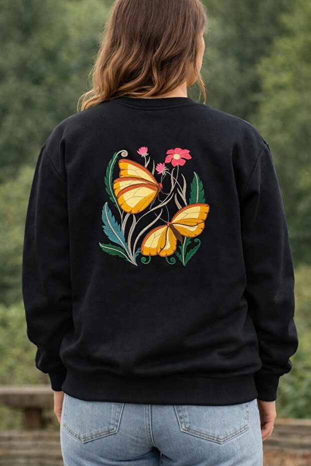 Sweat Embroidered Butterfly - Black