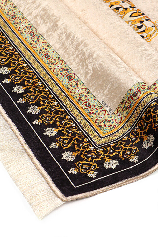 Bej Kadife Halı Seccade - 3