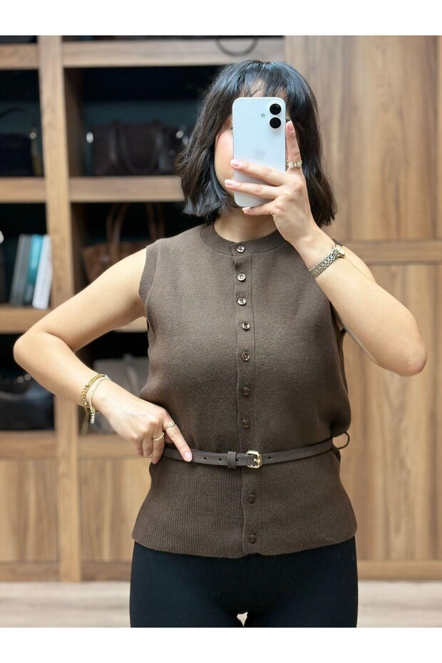 سترة أساسية من التريكو ذات حزام رفيع - 4