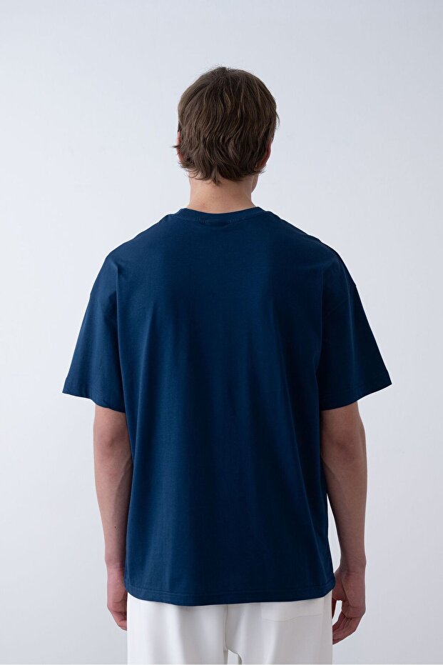 تيشيرت أساسي كبير الحجم - 5