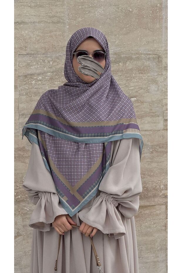 وشاح كبير الحجم بنمط مونوغرام - أرجواني - 7