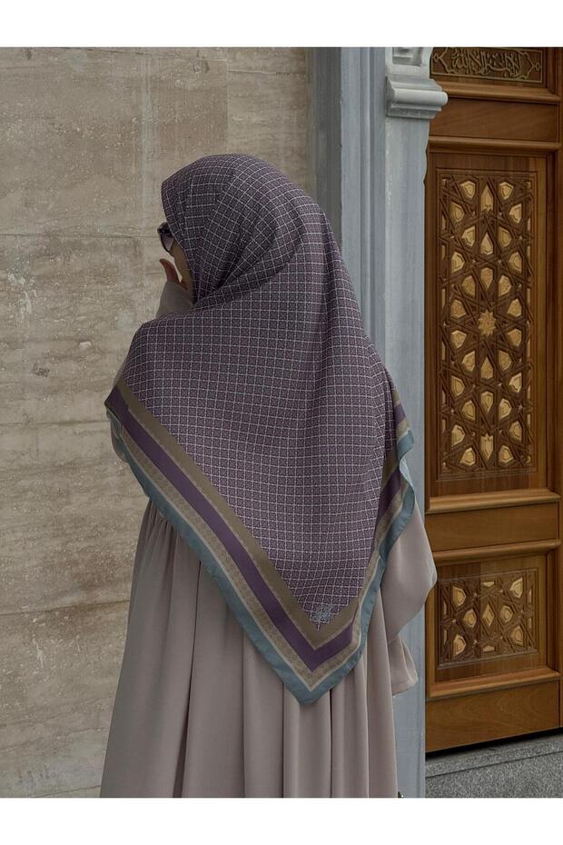 وشاح كبير الحجم بنمط مونوغرام - أرجواني - 6